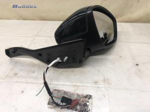 Gebruikte Buitenspiegel rechts Peugeot 208 I (CA/CC/CK/CL) 1.2 Vti 12V PureTech 82 Prijs € 40,00 Margeregeling aangeboden door Autobedrijf Brooks