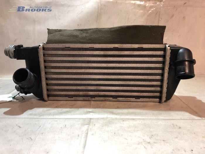 Gebruikte Intercooler Fiat 500 (312) 0.9 TwinAir 80 Prijs € 50,00 Margeregeling aangeboden door Autobedrijf Brooks
