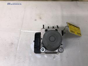 Gebruikte ABS Pomp Mercedes Citan (415.6) 1.5 109 CDI Prijs € 125,00 Margeregeling aangeboden door Autobedrijf Brooks