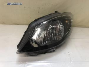 Gebruikte Koplamp links Mercedes Citan (415.6) 1.5 109 CDI Prijs op aanvraag aangeboden door Autobedrijf Brooks