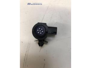 Gebruikte Temperatuursensor buiten BMW i3 (I01) i3s 120Ah Prijs € 25,00 Margeregeling aangeboden door Autobedrijf Brooks