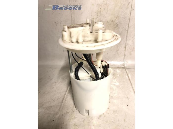Gebruikte Tank element Pomp Fiat Bravo (198A) 1.4 MultiAir 16V Prijs € 40,00 Margeregeling aangeboden door Autobedrijf Brooks