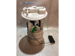 Gebruikte Brandstofpomp Elektrisch Renault Twingo II (CN) 1.2 16V Prijs € 15,00 Margeregeling aangeboden door Autobedrijf Brooks