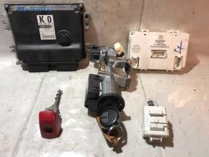 Gebruikte Kontaktslot + computer Suzuki Swift (ZA/ZC/ZD1/2/3/9) 1.3 VVT 16V Prijs € 75,00 Margeregeling aangeboden door Autobedrijf Brooks