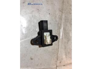 Gebruikte Airbag Sensor Ford Fiesta 6 (JA8) 1.0 Ti-VCT 12V 65 Prijs € 10,00 Margeregeling aangeboden door Autobedrijf Brooks