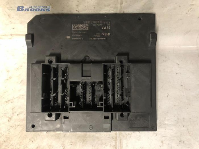 Gebruikte Module Bodycontrol Volkswagen Golf VII (AUA) 1.2 TSI 16V Prijs € 60,00 Margeregeling aangeboden door Autobedrijf Brooks