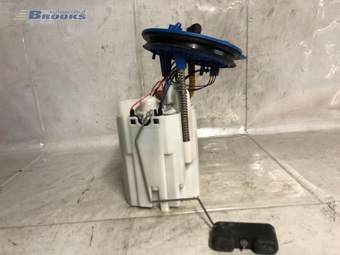 Gebruikte Tank element Pomp Volkswagen Golf VII (AUA) 1.2 TSI 16V Prijs € 15,00 Margeregeling aangeboden door Autobedrijf Brooks