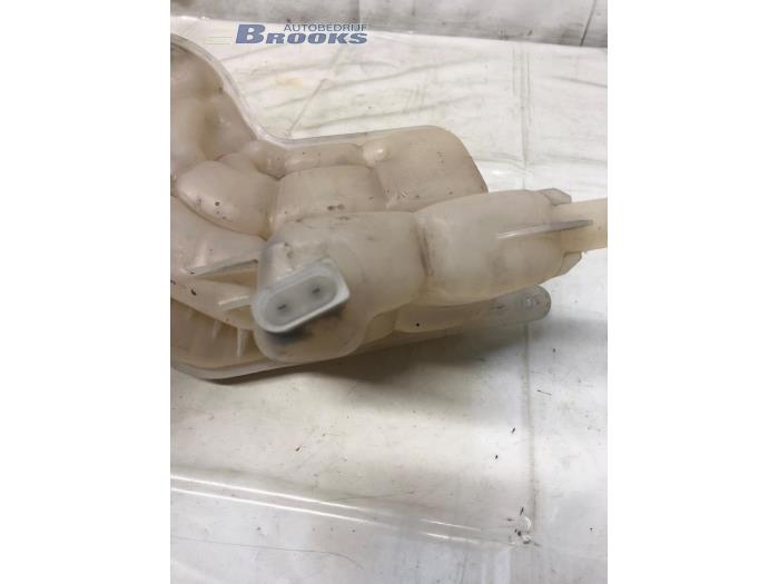 Expansievat van een Audi A6 Avant (C6) 2.7 TDI V6 24V 2011