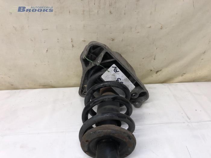 Schokdemperpoot links-voor van een Audi A6 Avant (C6) 2.7 TDI V6 24V 2011