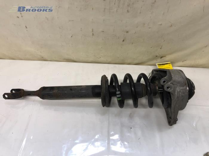 Schokdemperpoot links-voor van een Audi A6 Avant (C6) 2.7 TDI V6 24V 2011