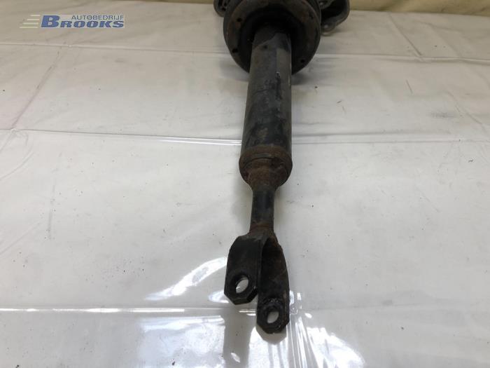 Schokdemperpoot links-voor van een Audi A6 Avant (C6) 2.7 TDI V6 24V 2011