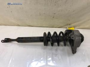 Gebruikte Veerpoot links-voor Audi A6 Avant (C6) 2.7 TDI V6 24V Prijs € 45,00 Margeregeling aangeboden door Autobedrijf Brooks