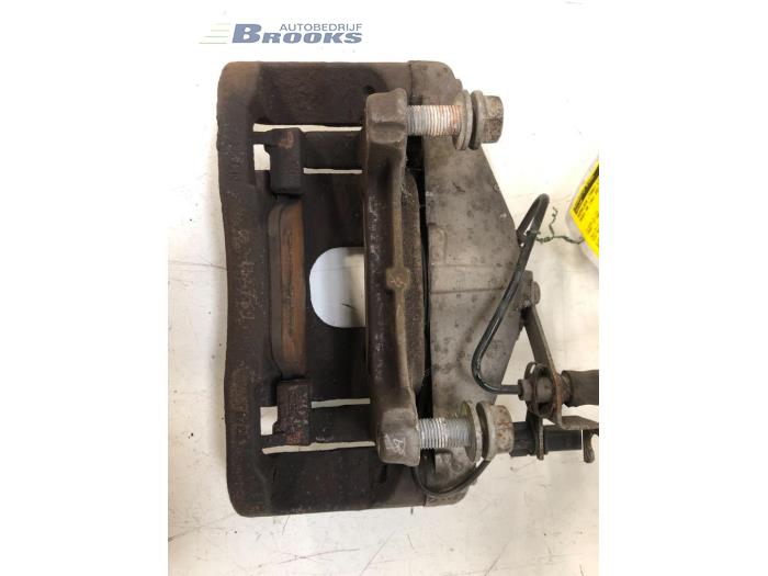 Remklauw (Tang) links-voor van een Audi A6 Avant (C6) 2.7 TDI V6 24V 2011