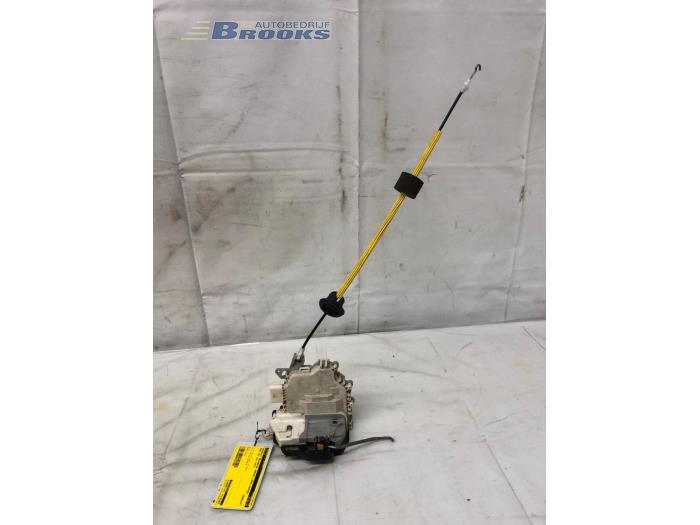 Deurslot Mechaniek 4Deurs links-achter van een Audi A6 Avant (C6) 2.7 TDI V6 24V 2011