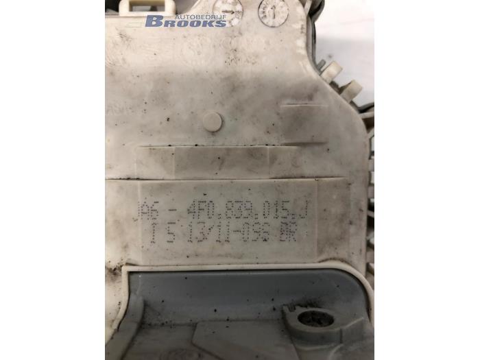 Deurslot Mechaniek 4Deurs links-achter van een Audi A6 Avant (C6) 2.7 TDI V6 24V 2011