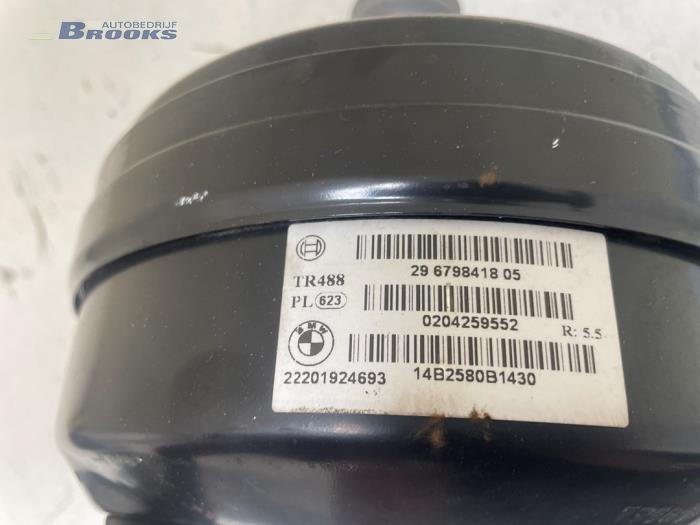 Rembekrachtiger van een BMW 1 serie (F20) 114i 1.6 16V 2015