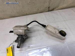 Gebruikte Hoofdremcilinder Citroen C4 Berline (NC) 1.6 16V VTi Prijs € 25,00 Margeregeling aangeboden door Autobedrijf Brooks