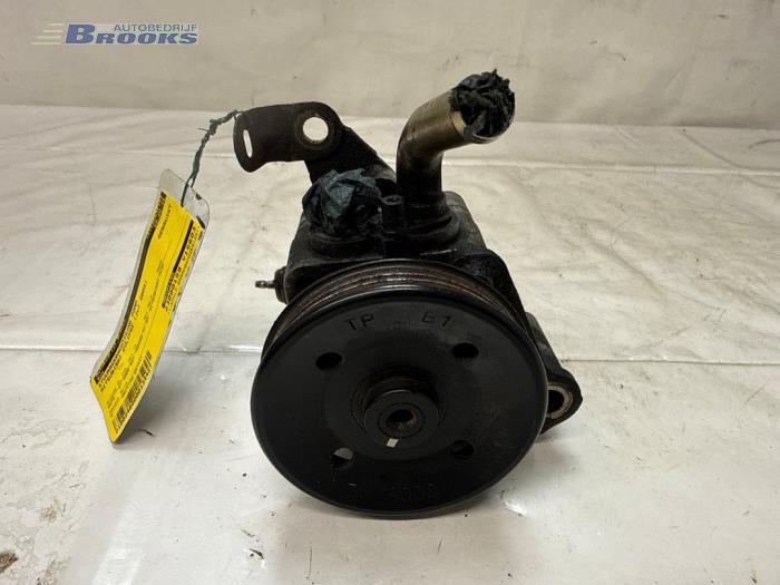 Gebruikte Pomp Servo Mitsubishi Eclipse (D5) 3.0 V6 24V Prijs € 100,00 Margeregeling aangeboden door Autobedrijf Brooks