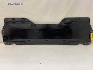 Gebruikte Beschermplaat bodem Audi Q4 (F4B) 35 e-tron Prijs € 45,00 Margeregeling aangeboden door Autobedrijf Brooks