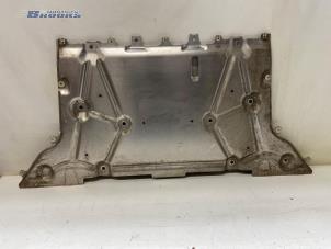 Gebruikte Beschermplaat bodem BMW i4 (G26) eDrive40 84 kWh Prijs € 60,00 Margeregeling aangeboden door Autobedrijf Brooks