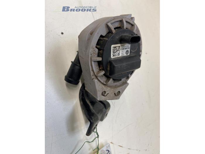 Gebruikte Waterpomp Audi Q4 (F4B) 35 e-tron Prijs € 20,00 Margeregeling aangeboden door Autobedrijf Brooks