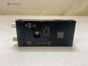 Gebruikte Antenne Versterker BMW i4 (G26) eDrive40 84 kWh Prijs € 50,00 Margeregeling aangeboden door Autobedrijf Brooks