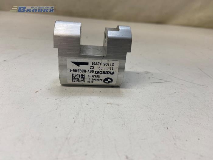 Gebruikte Airco expansieklep BMW i4 (G26) eDrive40 84 kWh Prijs € 25,00 Margeregeling aangeboden door Autobedrijf Brooks