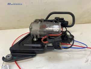 Gebruikte Luchtpomp (Vering) BMW i4 (G26) eDrive40 84 kWh Prijs € 550,00 Margeregeling aangeboden door Autobedrijf Brooks