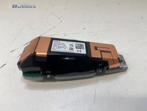 Gebruikte GPS Antenne BMW i4 (G26) eDrive40 84 kWh Prijs € 40,00 Margeregeling aangeboden door Autobedrijf Brooks