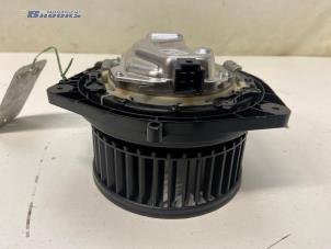 Gebruikte Chaufage Ventilatiemotor BMW i4 (G26) eDrive40 84 kWh Prijs € 80,00 Margeregeling aangeboden door Autobedrijf Brooks