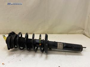Gebruikte Mac Phersonpoot rechts-voor Volkswagen Passat Variant (365) 2.0 TDI 16V 140 Prijs € 30,00 Margeregeling aangeboden door Autobedrijf Brooks