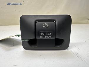 Gebruikte Handrem schakelaar Volvo V60 I (FW/GW) 2.4 D6 20V Plug-in Hybrid AWD Prijs € 20,00 Margeregeling aangeboden door Autobedrijf Brooks