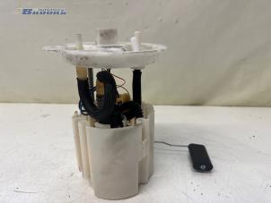 Gebruikte Brandstofpomp Elektrisch Volvo V40 (MV) 2.0 D2 16V Prijs € 50,00 Margeregeling aangeboden door Autobedrijf Brooks