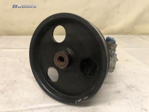 Gebruikte Pomp Servo Renault Scénic I (JA) 1.6 16V Prijs € 30,00 Margeregeling aangeboden door Autobedrijf Brooks