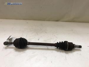 Gebruikte Aandrijfas links-voor Citroen C2 (JM) 1.6 16V VTR Prijs € 20,00 Margeregeling aangeboden door Autobedrijf Brooks