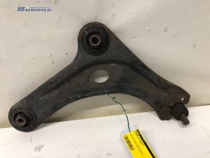 Gebruikte Draagarm rechts-voor Citroen C2 (JM) 1.6 16V VTR Prijs € 20,00 Margeregeling aangeboden door Autobedrijf Brooks