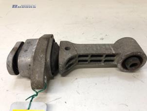 Gebruikte Motorsteun Kia Soul I (AM) 1.6 CVVT 16V Prijs € 30,00 Margeregeling aangeboden door Autobedrijf Brooks