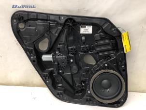 Gebruikte Ruitmechaniek 4Deurs links-achter Volvo V40 (MV) 2.0 D2 16V Prijs € 40,00 Margeregeling aangeboden door Autobedrijf Brooks