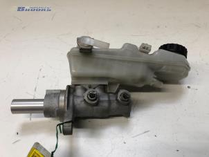 Gebruikte Hoofdremcilinder Toyota Verso 2.2 16V D-CAT Prijs € 50,00 Margeregeling aangeboden door Autobedrijf Brooks