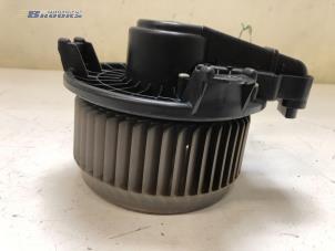 Gebruikte Chaufage Ventilatiemotor Toyota Verso 2.2 16V D-CAT Prijs € 50,00 Margeregeling aangeboden door Autobedrijf Brooks