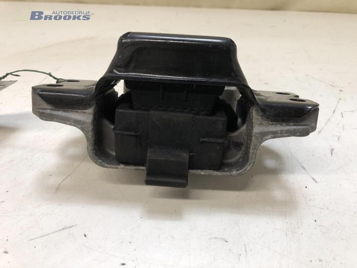 Gebruikte Versnellingsbak Steun Audi A3 (8P1) 1.8 16V TFSI Prijs € 20,00 Margeregeling aangeboden door Autobedrijf Brooks