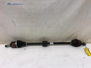 Gebruikte Aandrijfas rechts-voor Opel Adam 1.4 16V Prijs € 20,00 Margeregeling aangeboden door Autobedrijf Brooks