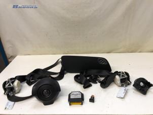 Gebruikte Airbag Set + Module Volkswagen Polo V (6R) 1.2 TDI 12V BlueMotion Prijs € 300,00 Margeregeling aangeboden door Autobedrijf Brooks