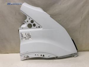 Gebruikte Voorscherm rechts Ford Transit 2.2 TDCi 16V Prijs € 90,00 Margeregeling aangeboden door Autobedrijf Brooks