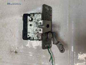 Gebruikte Achterklep Slotmechaniek Opel Astra G (F08/48) 1.6 Prijs € 20,00 Margeregeling aangeboden door Autobedrijf Brooks