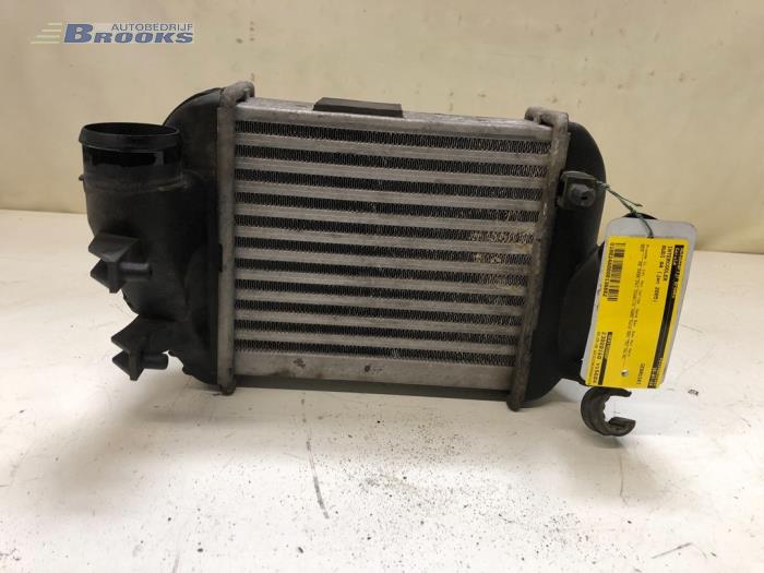 Intercooler van een Audi A4 Avant (B6) 2.5 TDI 24V 2005