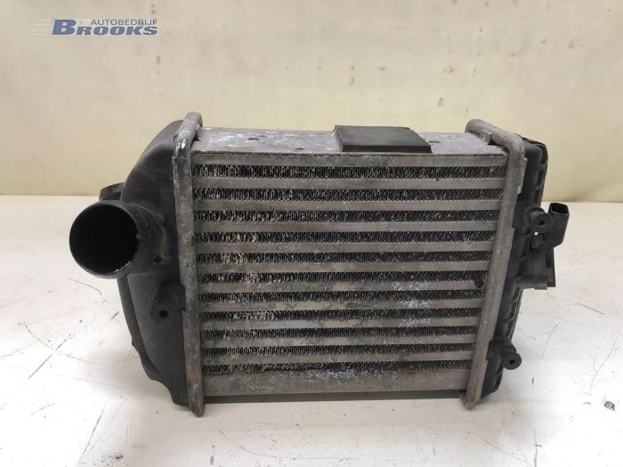 Intercooler van een Audi A4 Avant (B6) 2.5 TDI 24V 2005