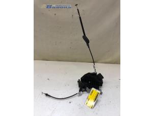 Gebruikte Slotmechaniek Portier 2Deurs rechts Ford Transit Custom 2.0 TDCi 16V Eco Blue 130 Prijs € 40,00 Margeregeling aangeboden door Autobedrijf Brooks