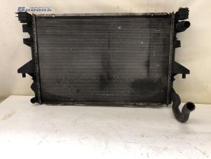 Gebruikte Radiateur Volkswagen Transporter T5 2.5 TDi Prijs € 30,00 Margeregeling aangeboden door Autobedrijf Brooks