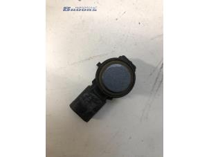 Gebruikte Sensor PDC Mercedes A (W176) 1.6 A-180 16V Prijs € 20,00 Margeregeling aangeboden door Autobedrijf Brooks